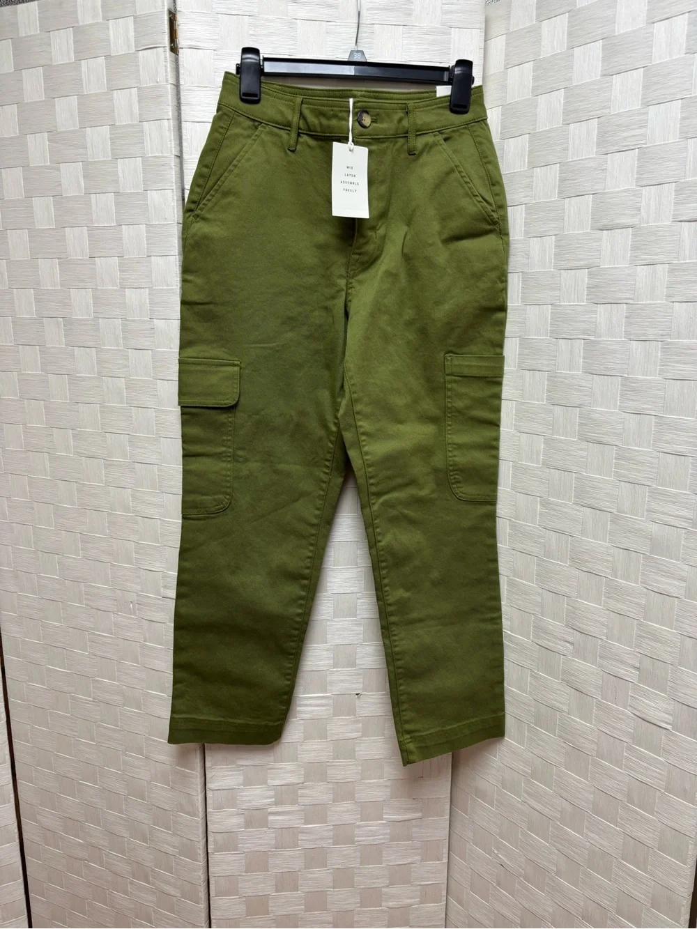 Women’s Free Assembly Cargo Pants size 4